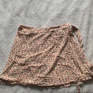 American Eagle floral skirt size M